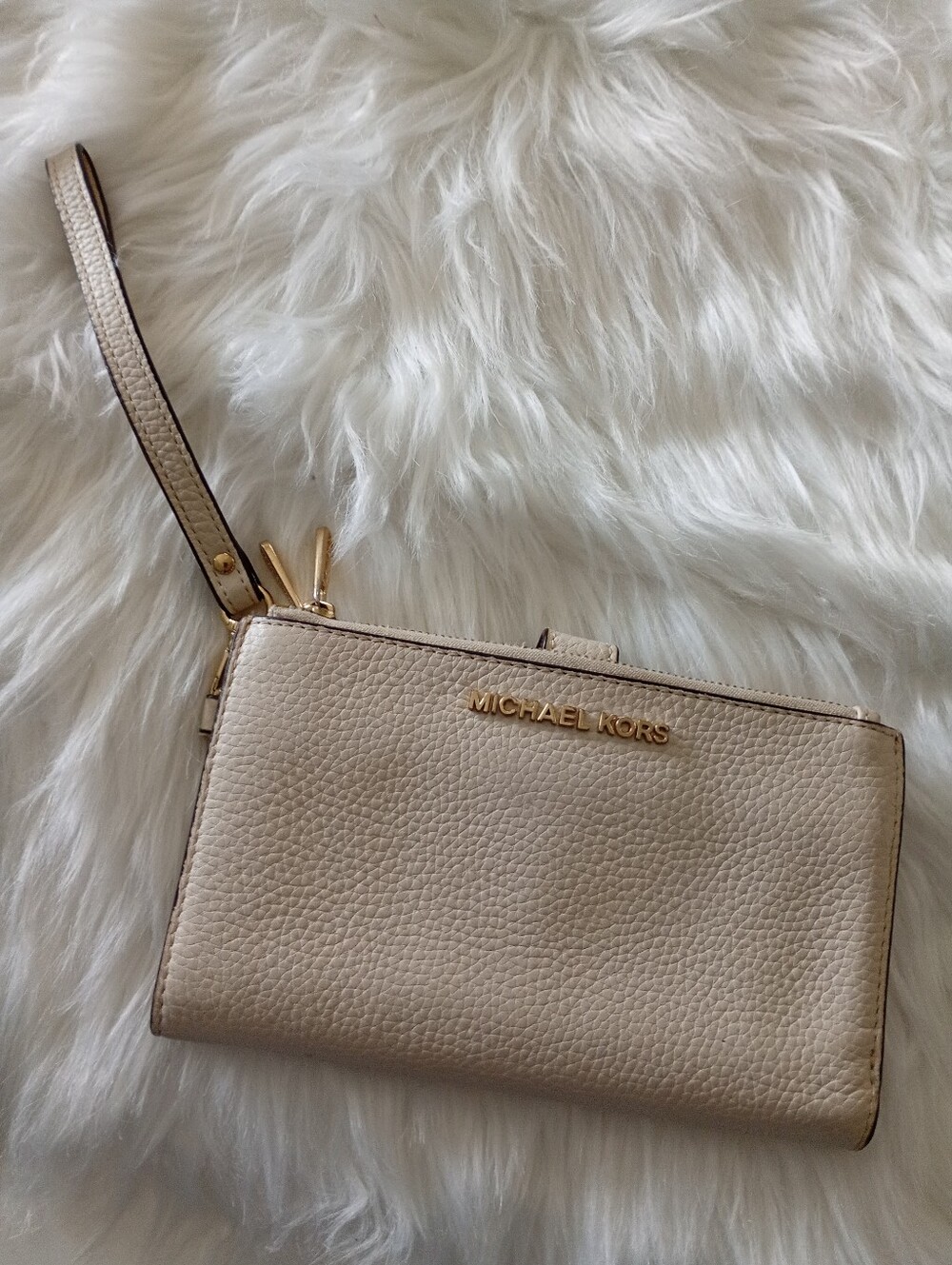 Michael Kors | Beige/Cream Pebble Leather Wristlet with Gold Hardware